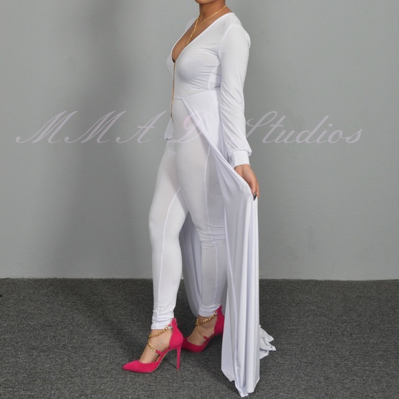 NWOT...Snow white pant romper with train - Picture 1 of 3